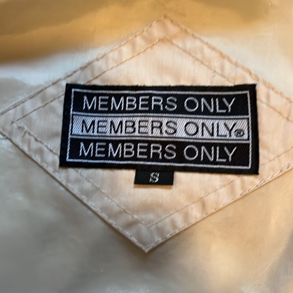 Members Only jacket size small. Vintage/classic - Picture 7 of 9